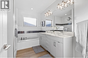 2450 Selkirk Drive Unit# 16 - Photo 31