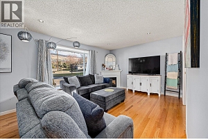 4771 Parkdale Crescent - Photo 11