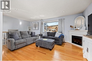 4771 Parkdale Crescent - Photo 12