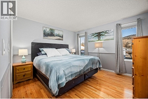 4771 Parkdale Crescent - Photo 13