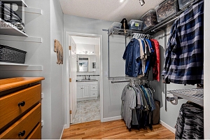 4771 Parkdale Crescent - Photo 14