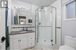 4771 Parkdale Crescent - Photo 15