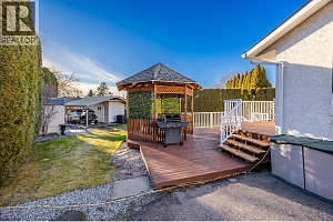 4771 Parkdale Crescent - Photo 23