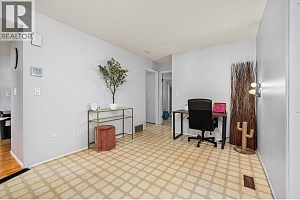 4771 Parkdale Crescent - Photo 35