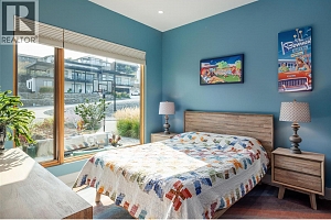 15896 Claridge Drive - Photo 14