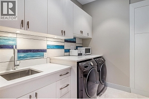 15896 Claridge Drive - Photo 16