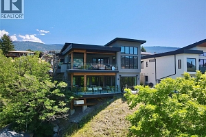 15896 Claridge Drive - Photo 2