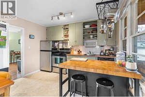 622 Bay Avenue - Photo 9