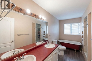 698 Balsam Road - Photo 15