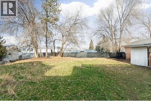 698 Balsam Road - Photo 32