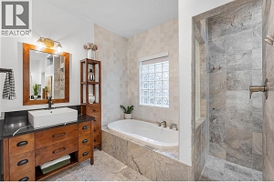 2075 Lillooet Court - Photo 29