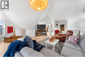 2075 Lillooet Court - Photo 36