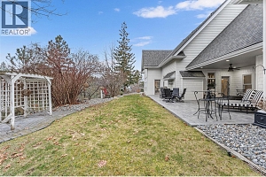 2075 Lillooet Court - Photo 4