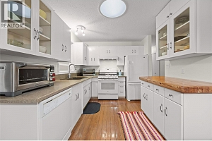 5882 Victoria Street - Photo 11