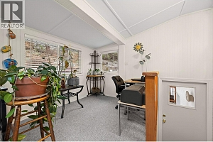 5882 Victoria Street - Photo 15