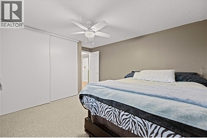 5882 Victoria Street - Photo 21