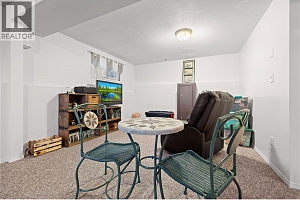 5882 Victoria Street - Photo 23