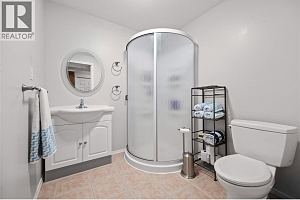 5882 Victoria Street - Photo 24