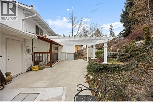 5882 Victoria Street - Photo 27