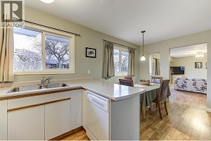 1122 Stockwell Avenue - Photo 16