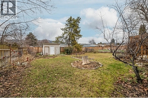 1122 Stockwell Avenue - Photo 32