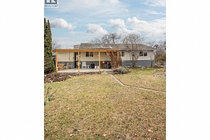 1122 Stockwell Avenue - Photo 36