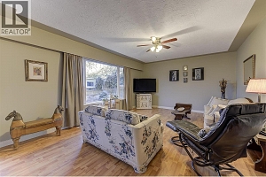 1122 Stockwell Avenue - Photo 8