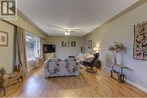 1122 Stockwell Avenue - Photo 9