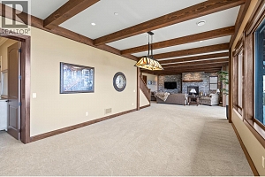 6166 Seymoure Avenue - Photo 45