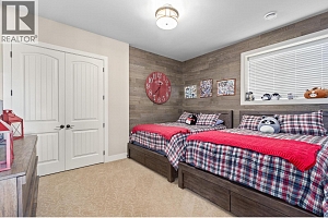 6166 Seymoure Avenue - Photo 53