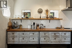 6226 Sanderson Avenue - Photo 9