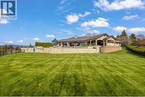 4040 Casorso Road - Photo 79