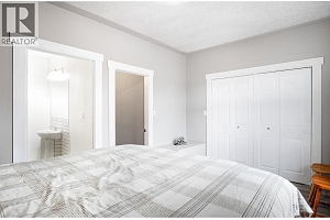 7880 Pleasant Valley Road - Photo 18