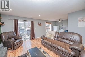 5121 27 Avenue - Photo 12