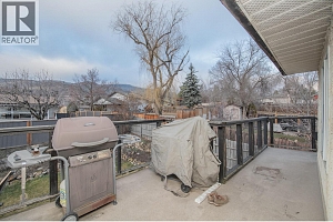 5121 27 Avenue - Photo 23