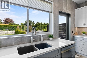 712 Lake Court - Photo 9