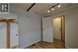 545 Lawrence Avenue Unit# A - Photo 19