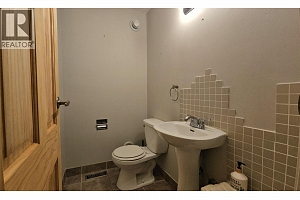 545 Lawrence Avenue Unit# A - Photo 28