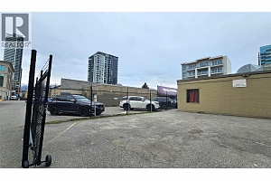 545 Lawrence Avenue Unit# A - Photo 3