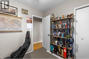 1231 Kelglen Crescent - Photo 17