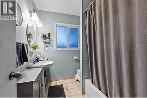 1231 Kelglen Crescent - Photo 18