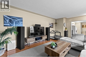 1231 Kelglen Crescent - Photo 4