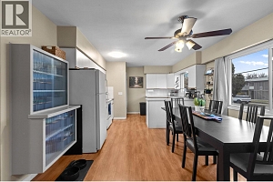 1231 Kelglen Crescent - Photo 6