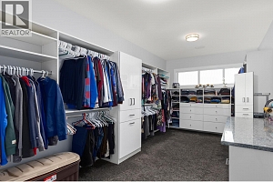 1088 Clarance Avenue - Photo 40