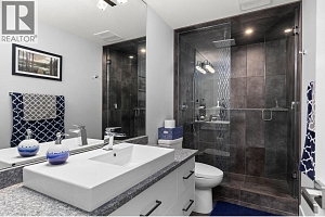 1088 Clarance Avenue - Photo 61