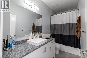 1088 Clarance Avenue - Photo 73