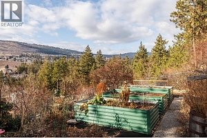 2575 Pineridge Place - Photo 30