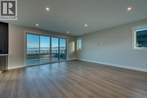 1030 Emslie Street - Photo 30