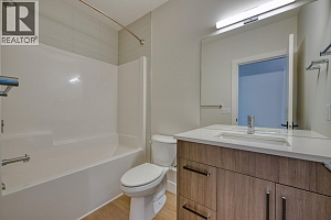 1030 Emslie Street - Photo 36