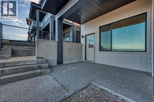 1030 Emslie Street - Photo 39